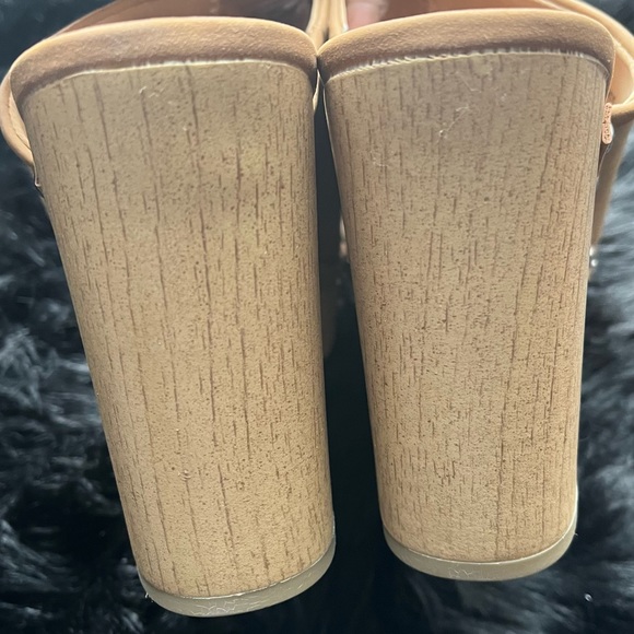 DV by Dolce Vita “Cory” Clogs - Picture 12 of 15